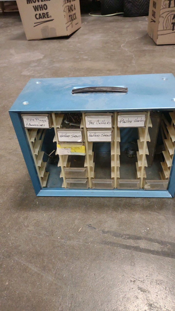 lot 139 image: hardware containers