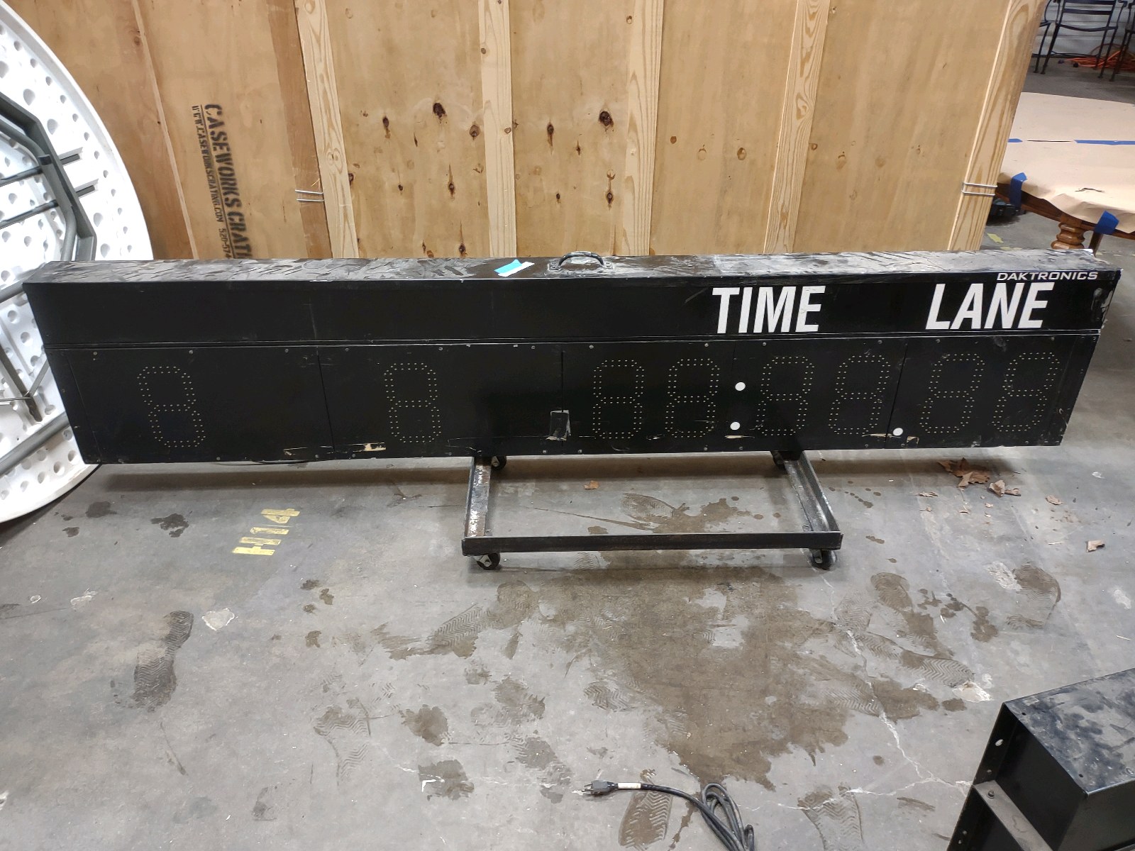 lot 14 image: Large Score Board