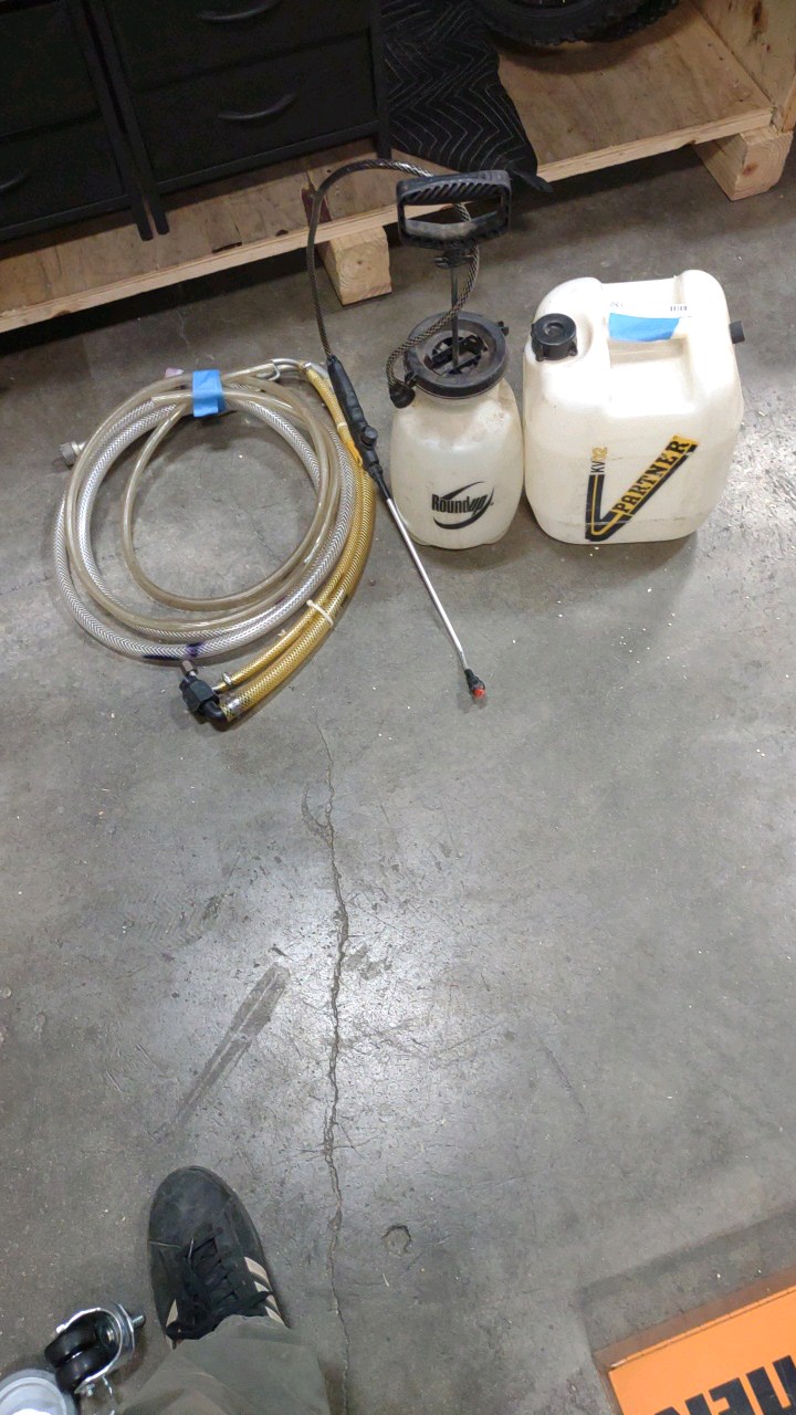 lot 150 image: sprayers