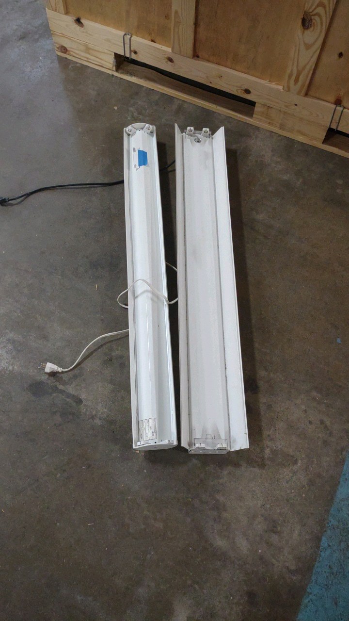 lot 151 image: 2 lights