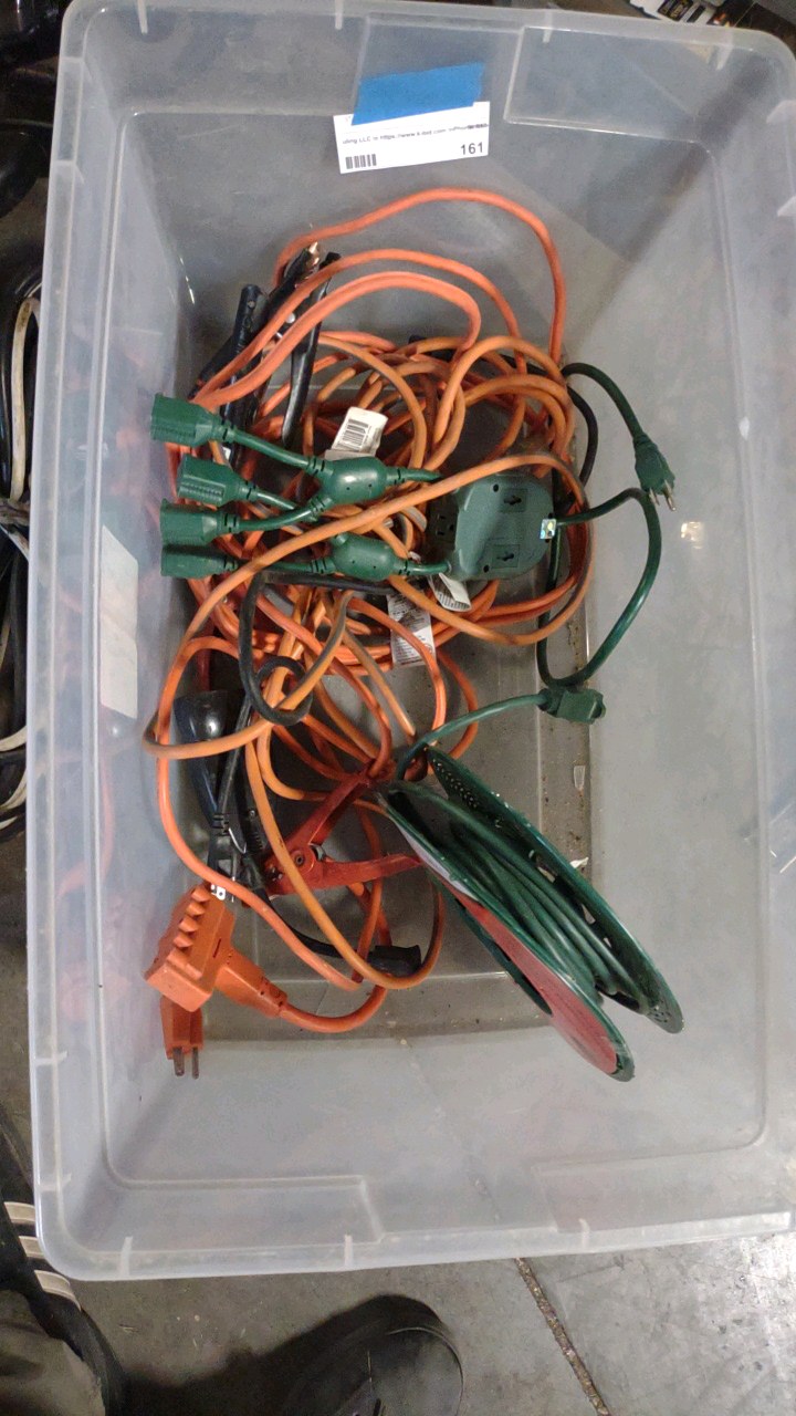 lot 161 image: assorted cords