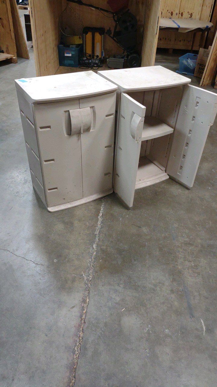lot 171 image: outdoor cabinets