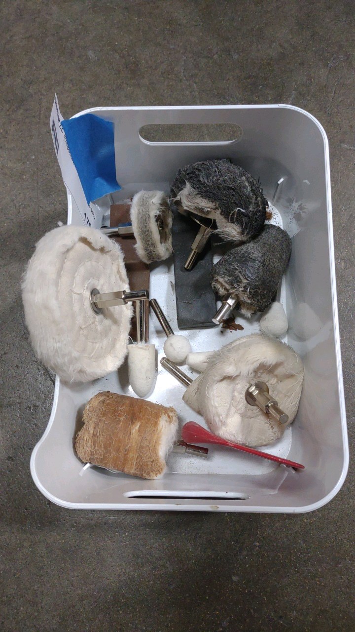 lot 178 image: buffer wheels