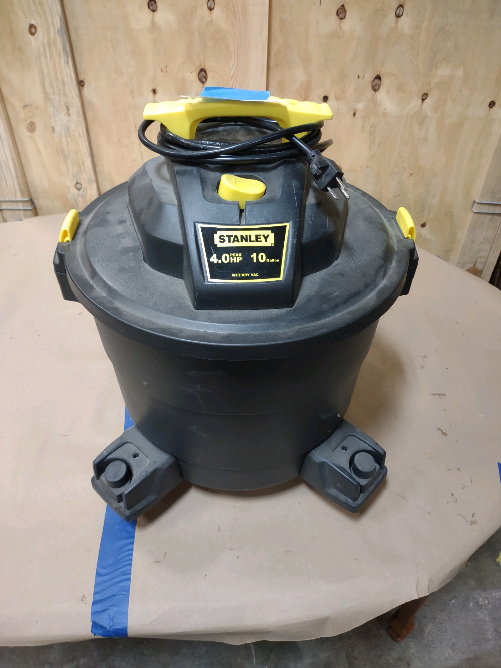 lot 198 image: Stanley Shop Vac