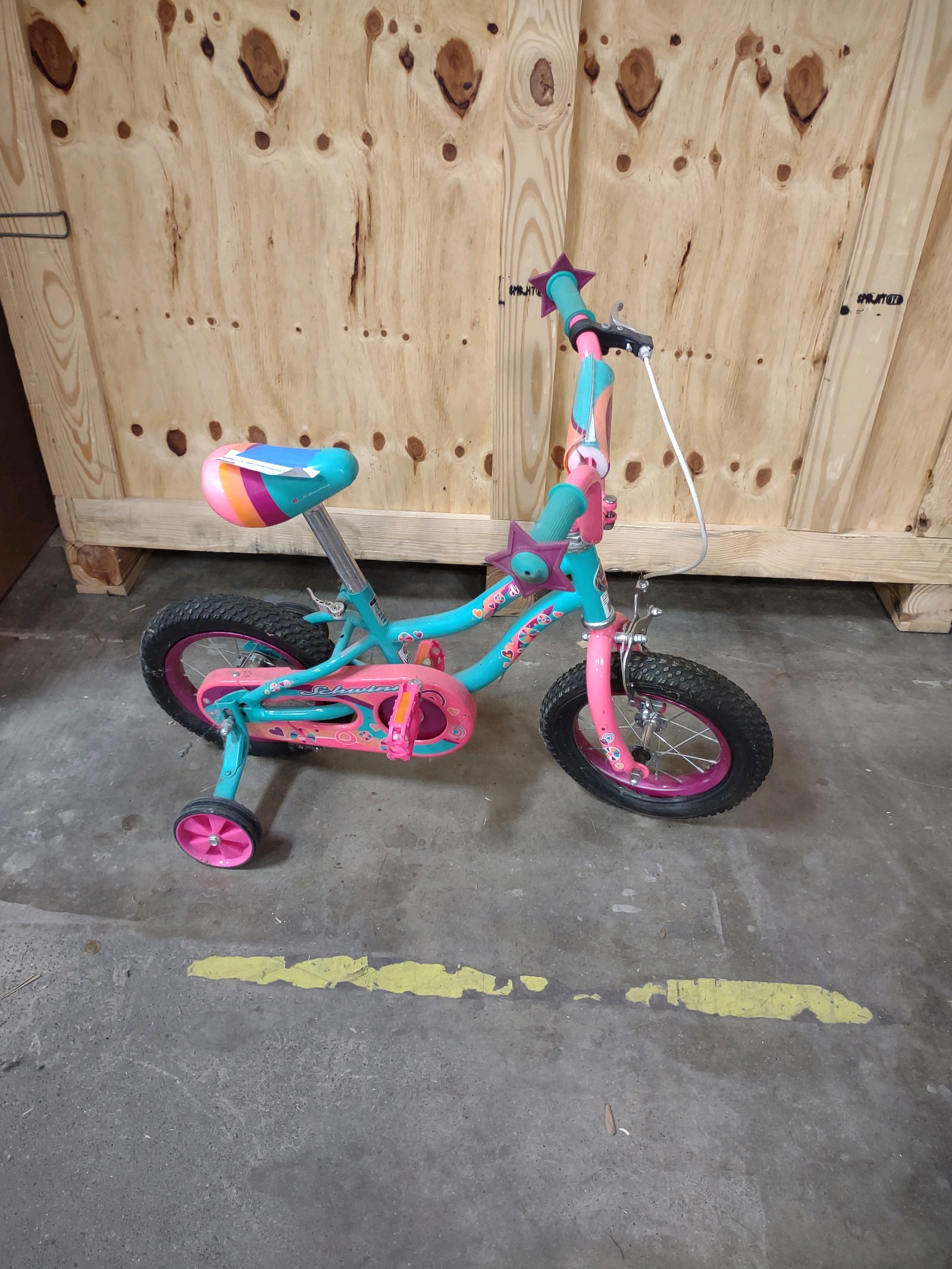 lot 202 image: Kids Bike