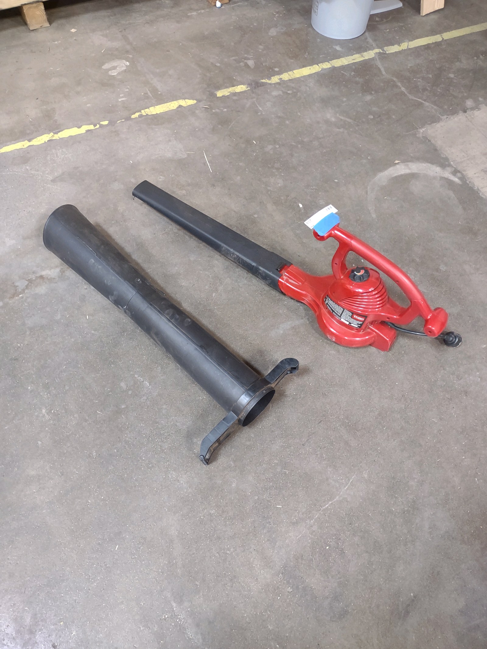 lot 209 image: Leaf Blower