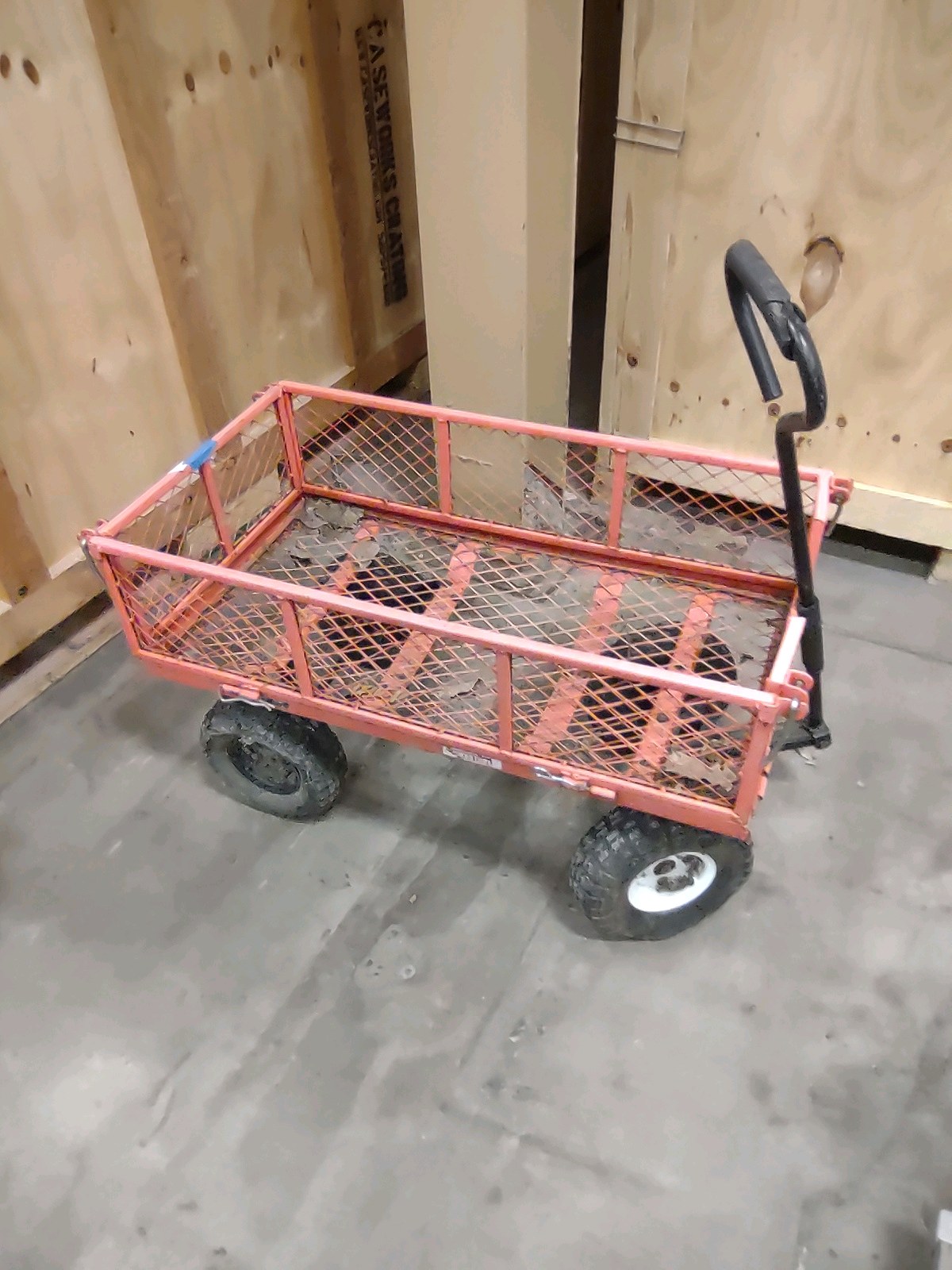 lot 210 image: Metal Wagon