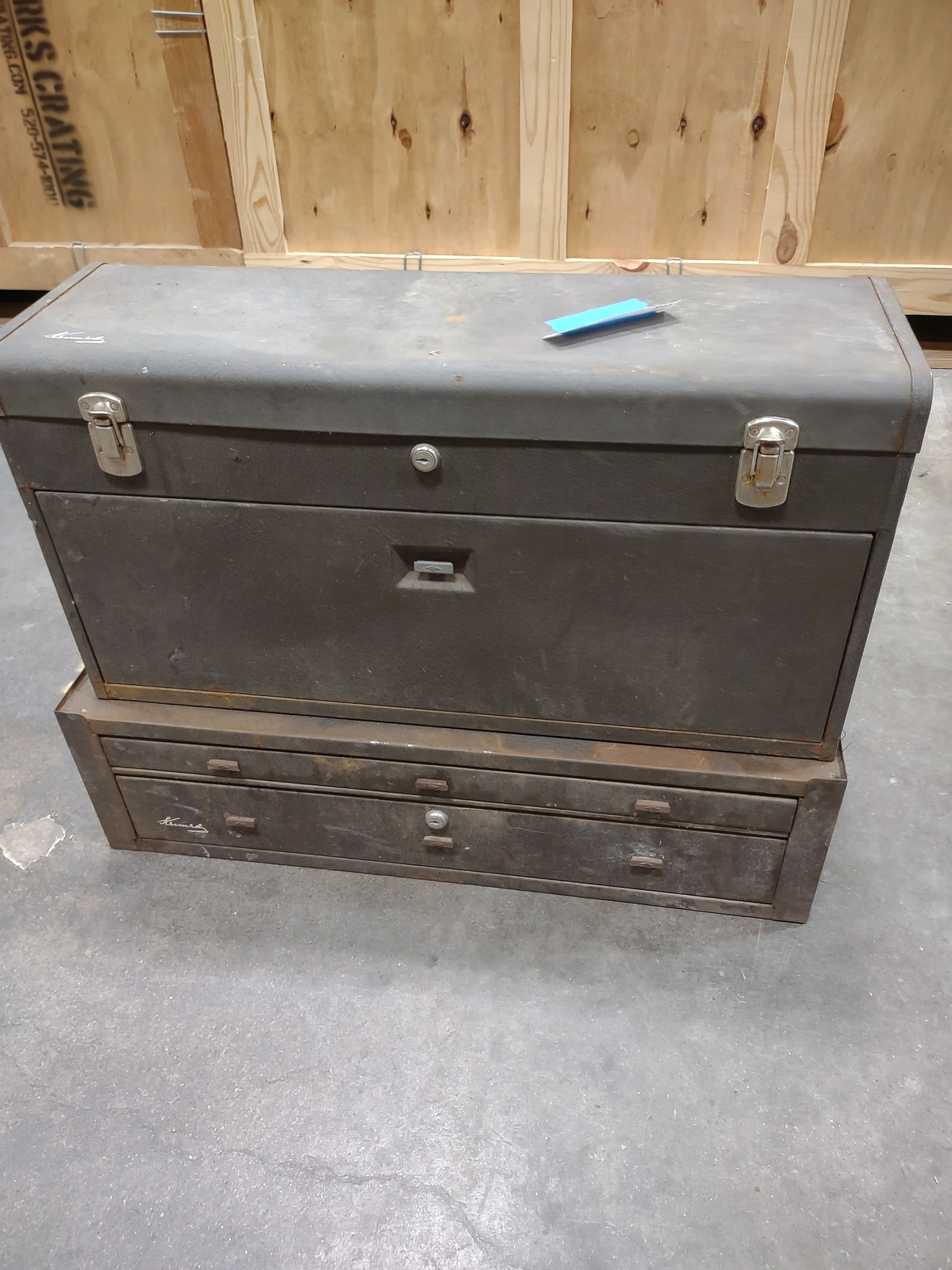 lot 217 image: Tool Box