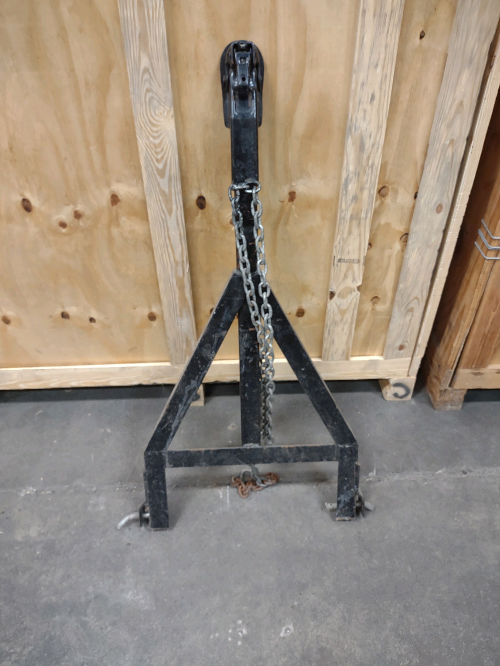 lot 219 image: Tow Bar