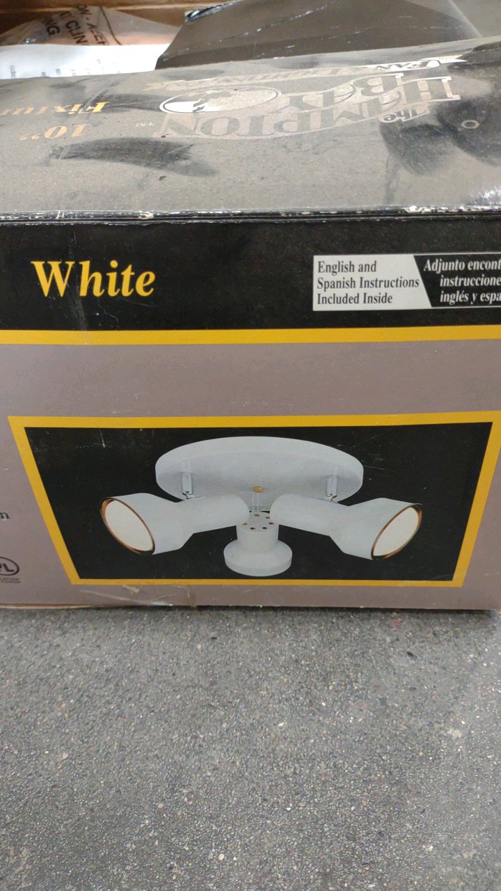 lot 43 image: light fixture