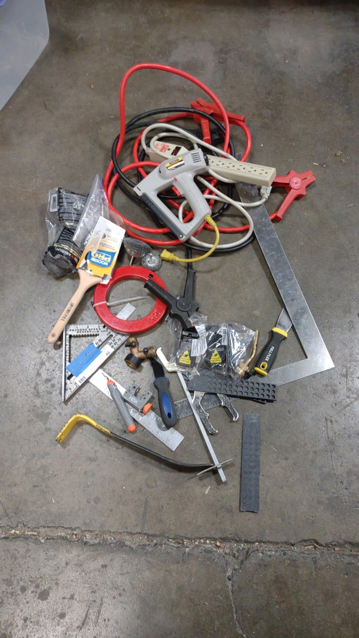 lot 46 image: assorted tools