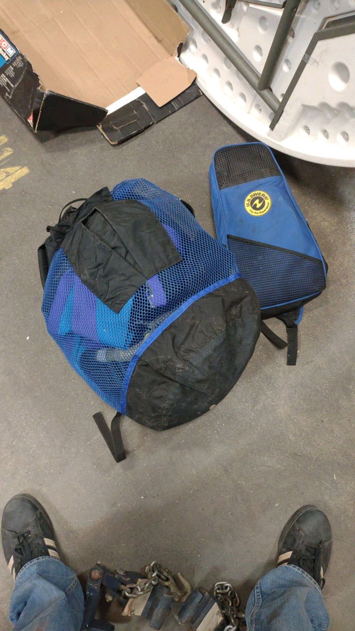 lot 65 image: scuba gear