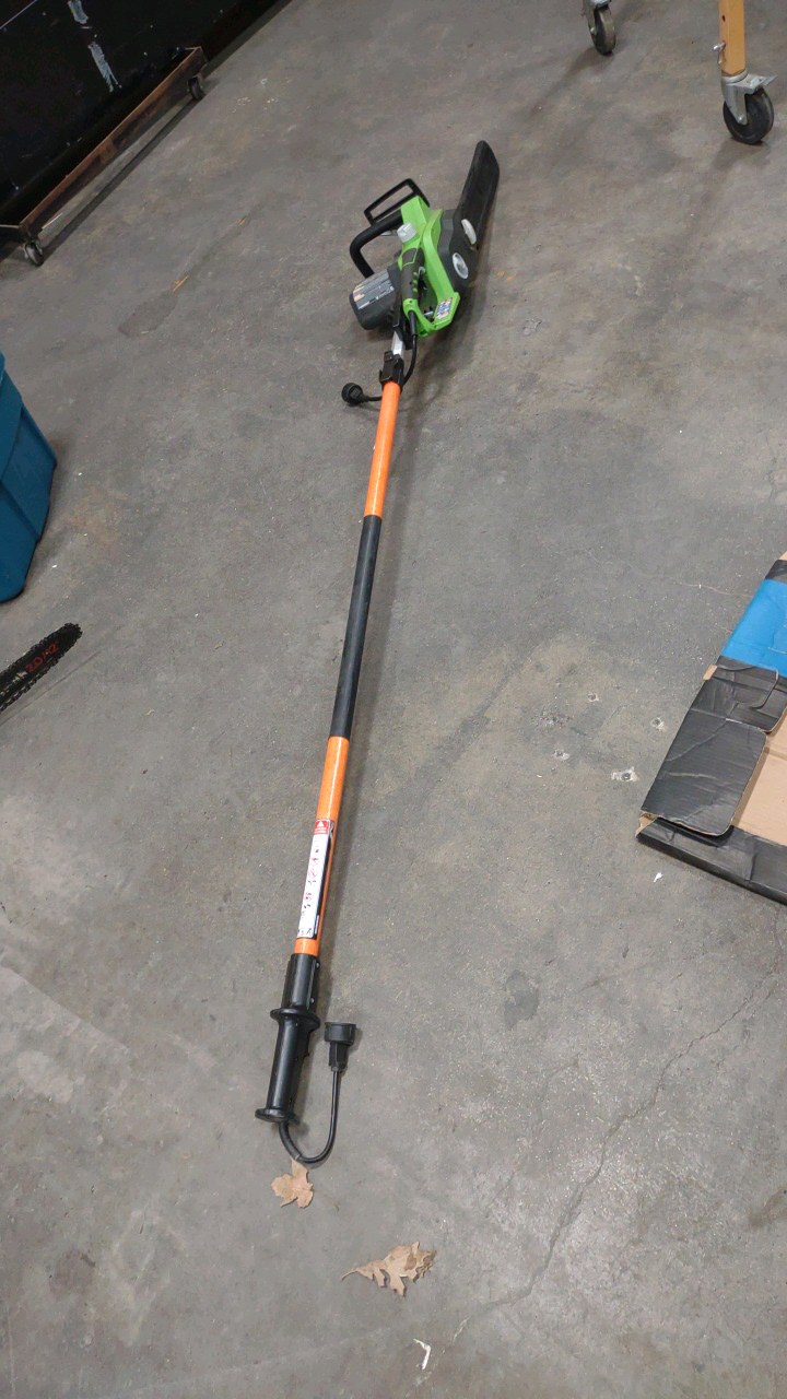lot 71 image: chainsaw pole saw