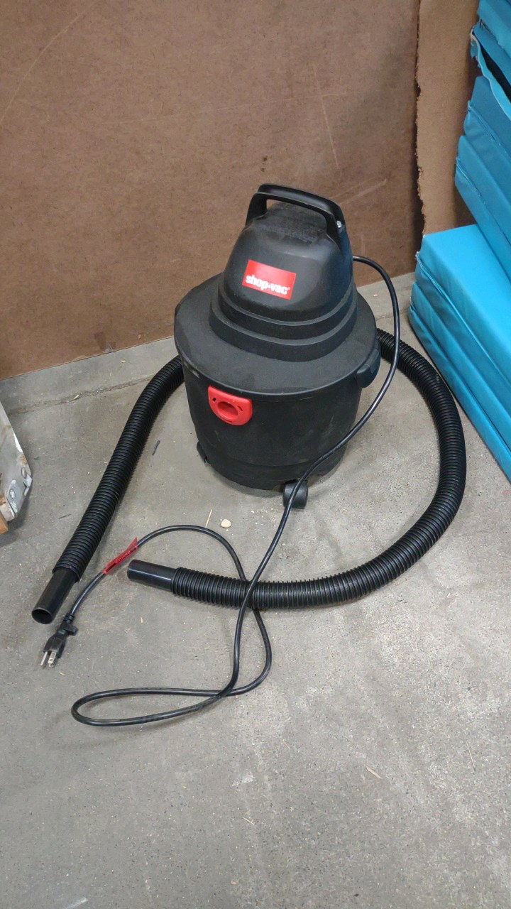 lot 75 image: shop vac