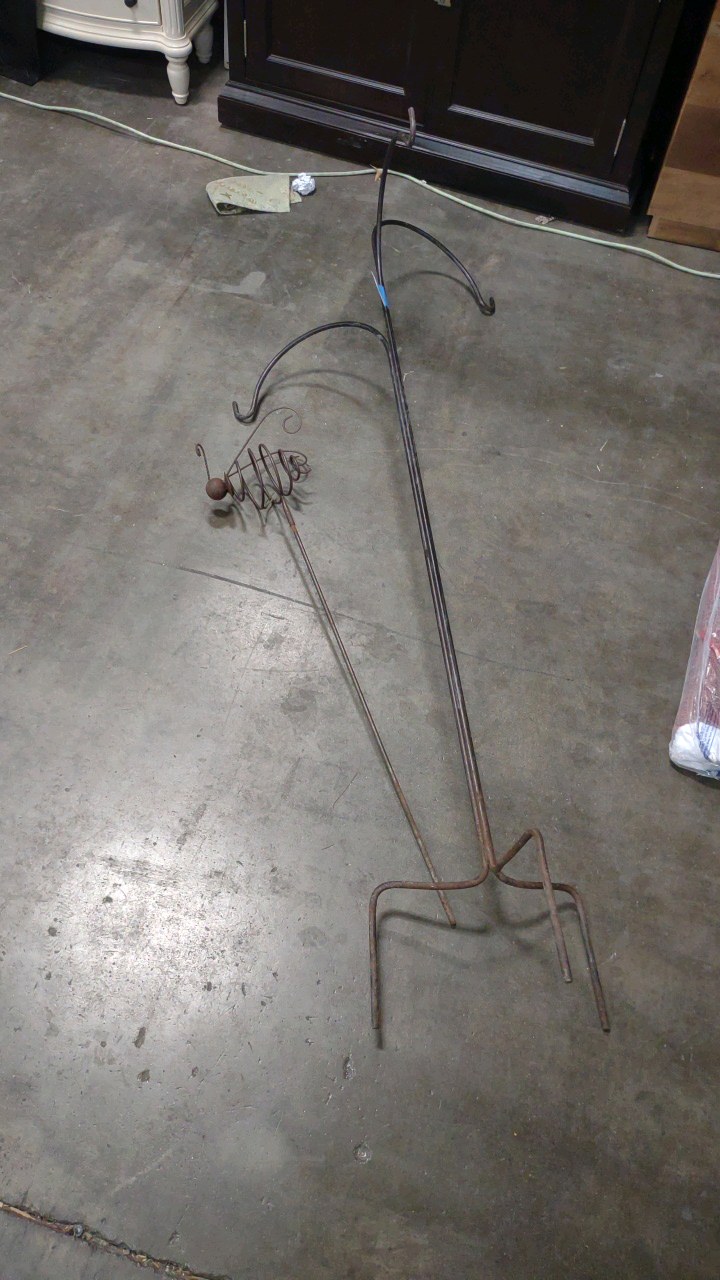 lot 88 image: metal garden items