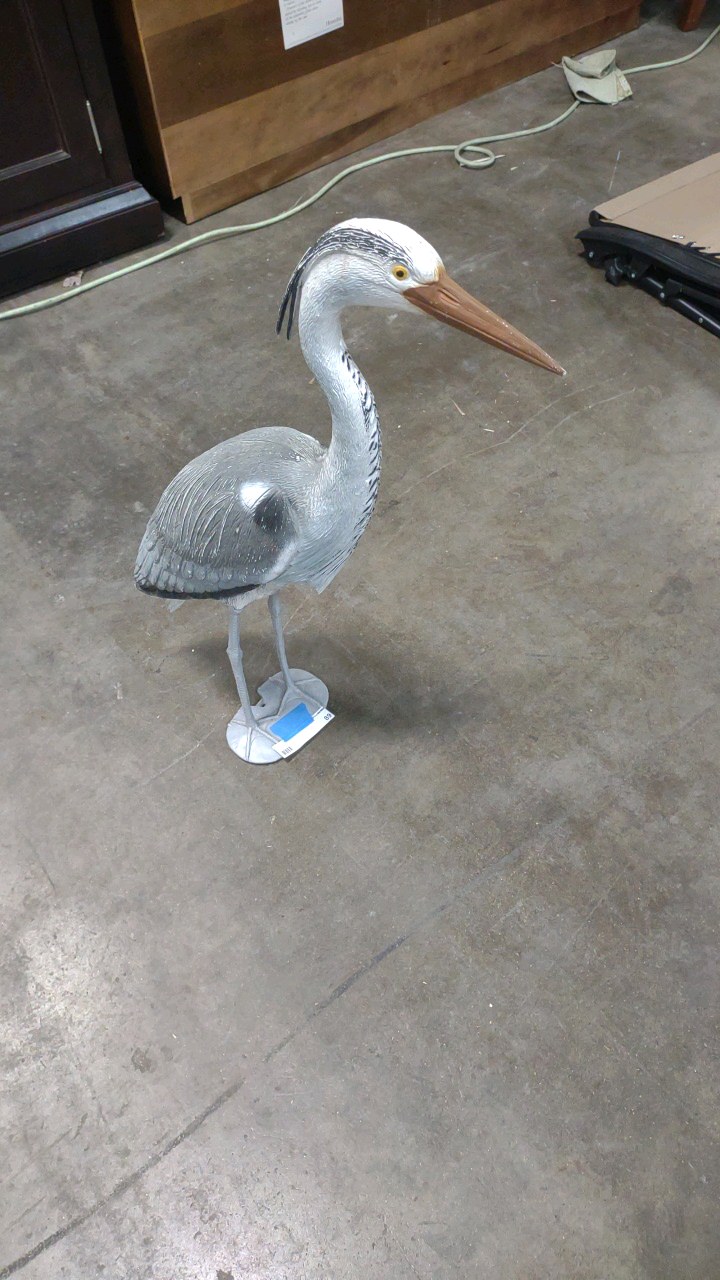 lot 89 image: great blue heron decoy