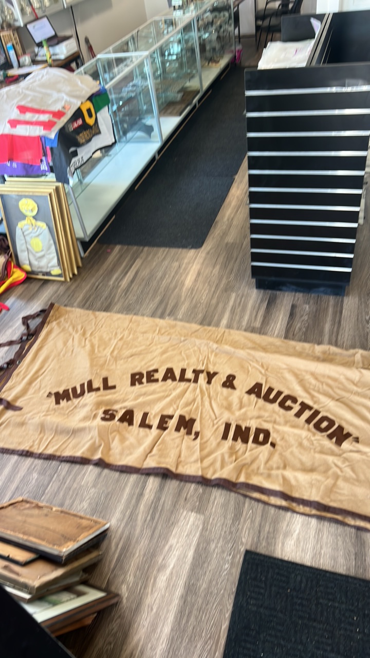 mull realty and auction horse blanket