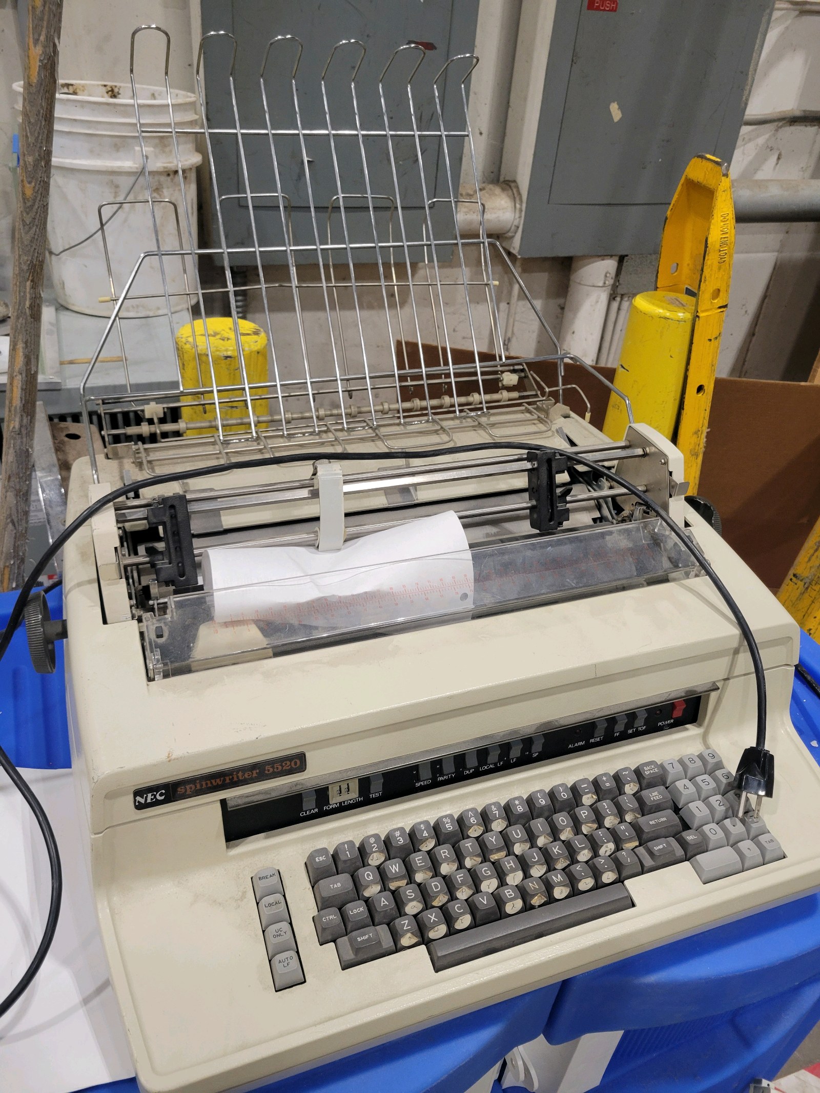 NEC Spinwriter 5520 printing serial terminal (605262)