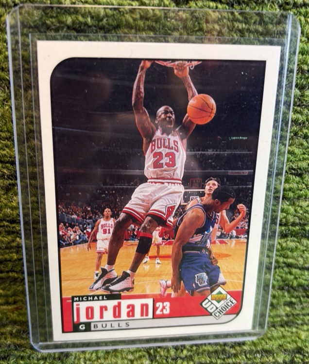 lot 119k image: 1998-99 Upper Deck UD Choice - Michael Jordan Chicago Bulls Basketball Card #23