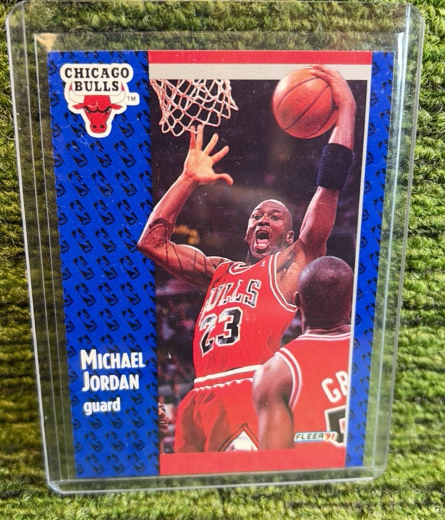 lot 131 image: 1991-92 Fleer Basketball Michael Jordan Chicago Bulls No.29