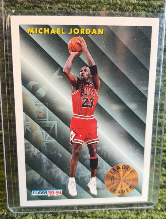 lot 135 image: 93-94 Fleer League Leaders Micheal Jordan #224 Chicago Bulls
