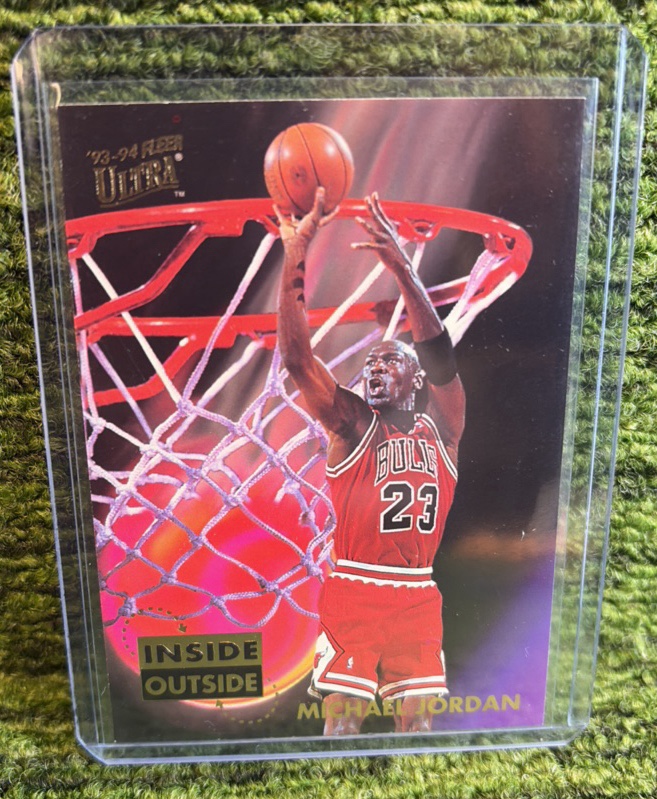 lot 157 image: 1993-94 FLEER ULTRA MICHAEL JORDAN INSIDE OUTSIDE #4 CHICAGO BULLS