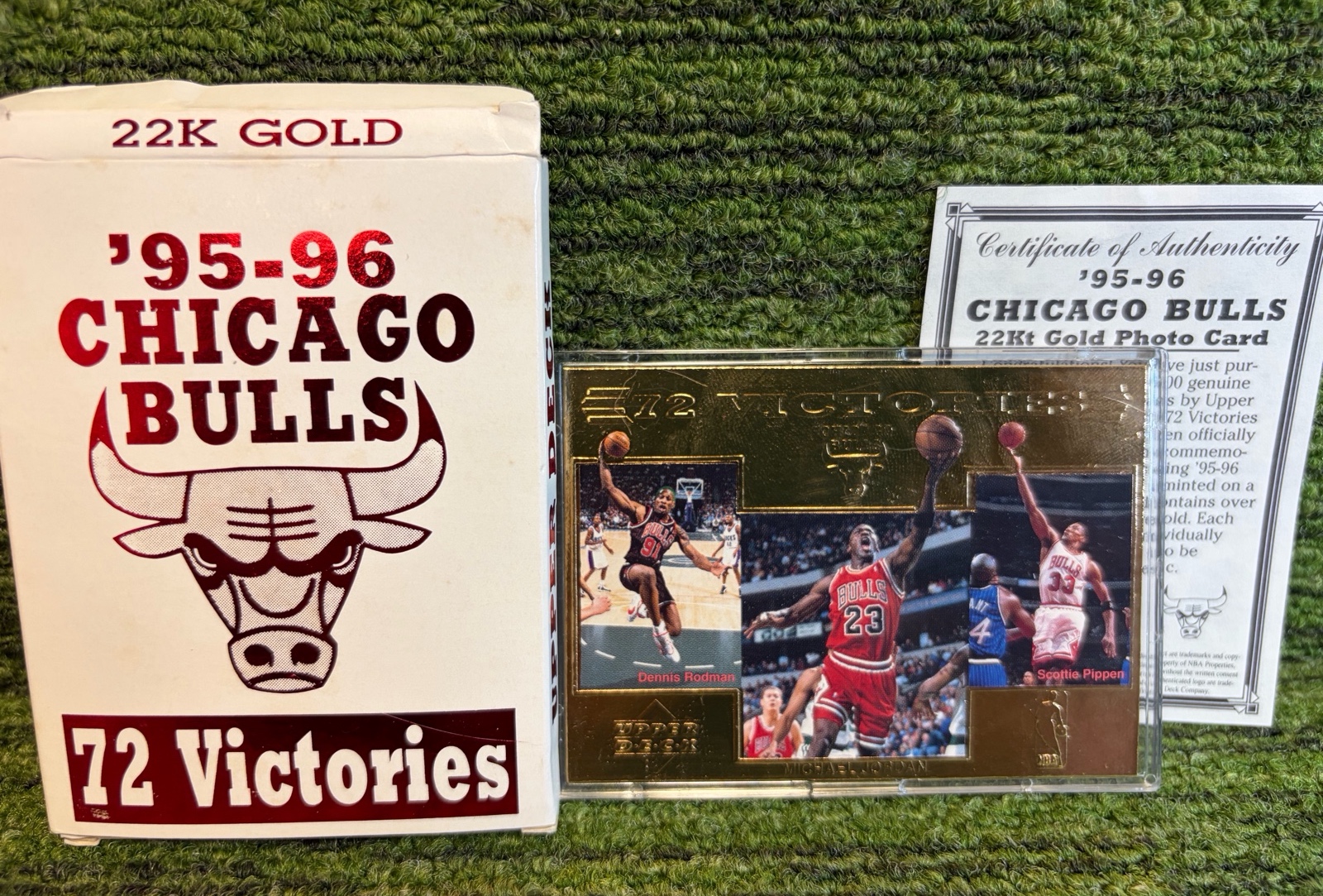 lot 17 image: 95-96 Chicago Bulls Upper Deck 22kt Gold 72 Victories LTD -10000 Michael Jordan