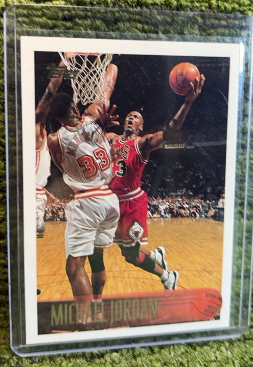 lot 30d image: Michael Jordan 1996-1997 Topps Kobe Rookie Year