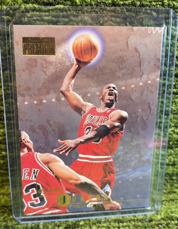 lot 36a image: 1996-97 SkyBox Premium Michael Jordan #16 Chicago Bulls