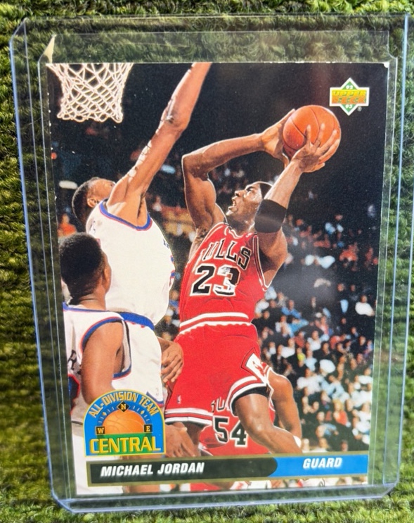 lot 36j image: 1992-93 Upper Deck Michael Jordan All-Division Team - Central #AD9