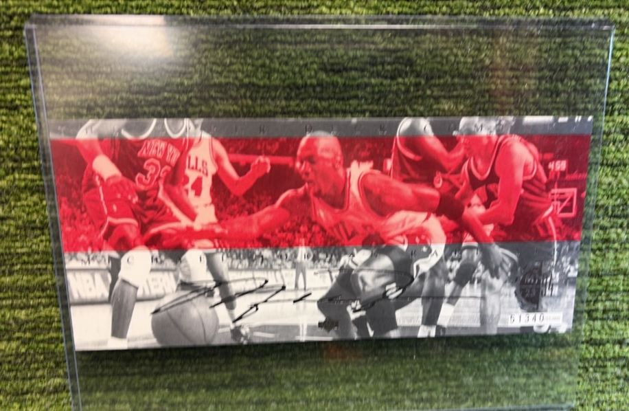lot 63 image: MICHAEL JORDAN 1994 Upper Deck RARE AIR Silver Signature Jumbo Topper 55,000 SP