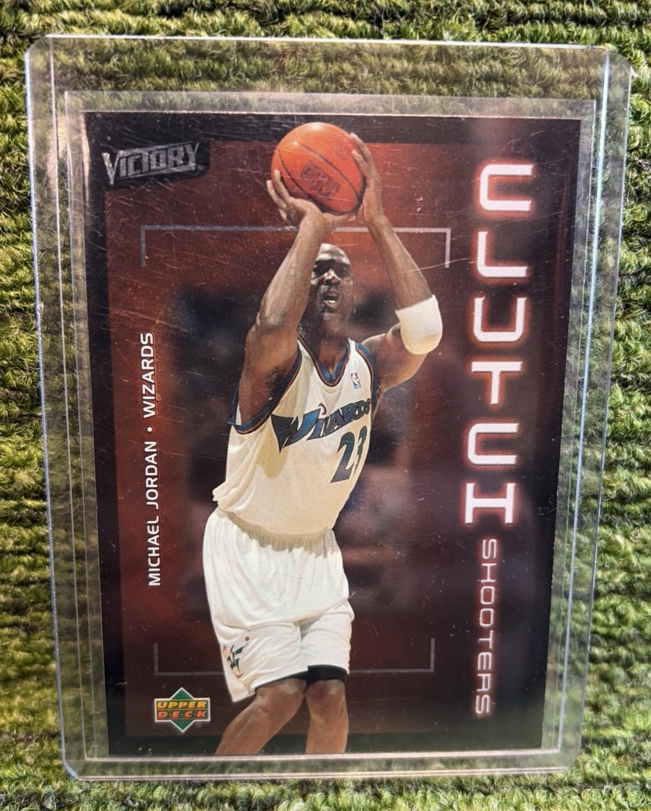 lot 67G image: 2003-04 Upper Deck Victory Michael Jordan Clutch #162 Wizards