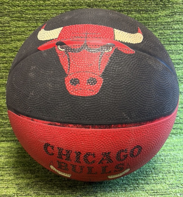 lot 71a image: Chicago Bulls Rubberized Basketball EUC Good Stuff Collectors Ball