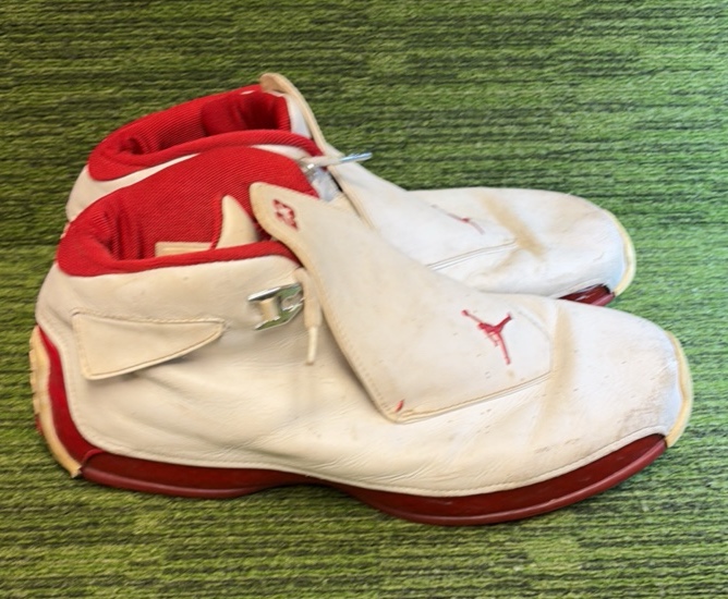 lot 73 image: Air Jordan 18 OG White Varsity Red Sneakers Used  Size 13 - Fair Condition