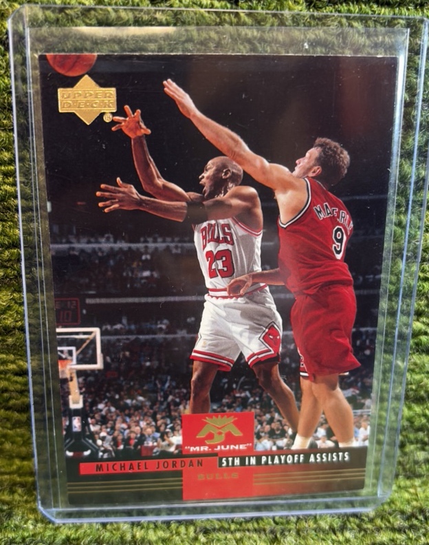 lot 78 image: Upper Deck Michael Jordan Mr June 2008-09 lineage #MJ21
