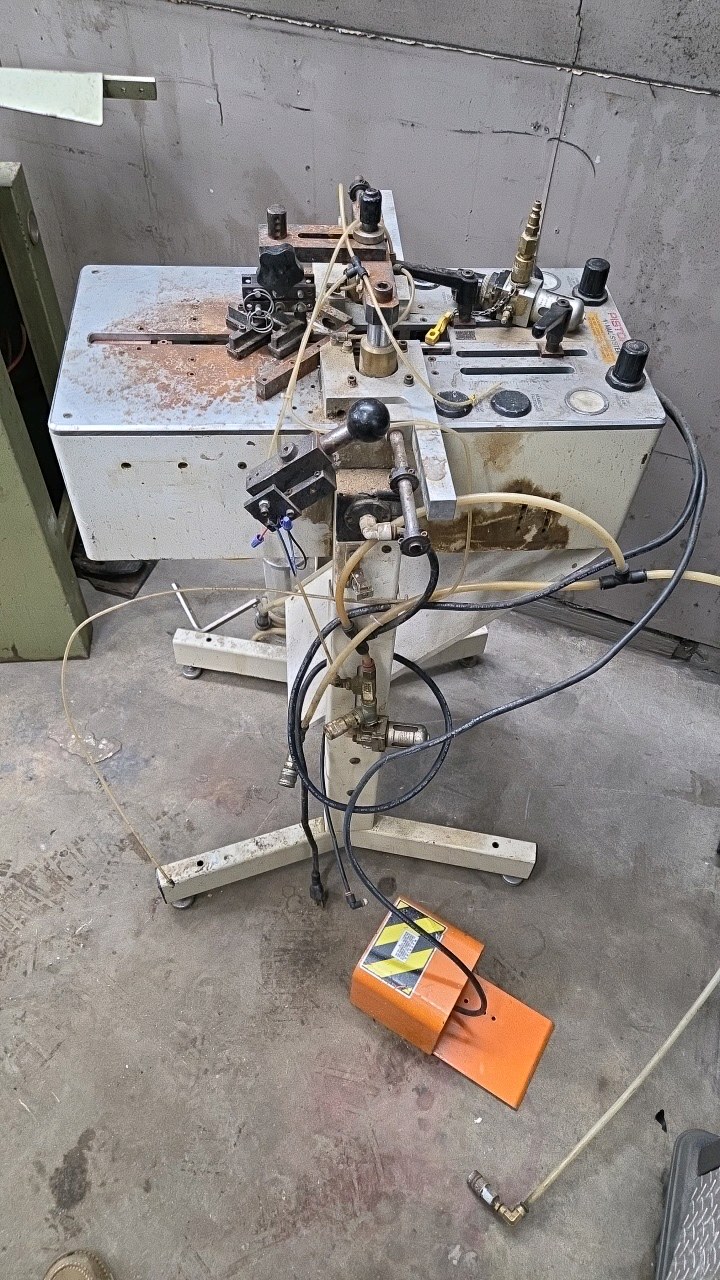 lot 13 image: pistorius V-Nail system