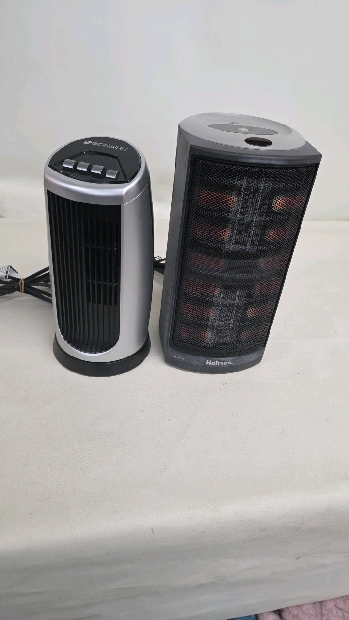 lot 35 image: small fan and space heater