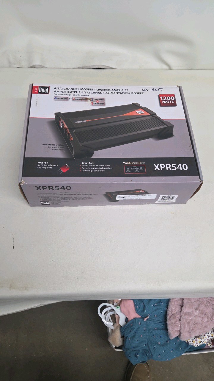 lot 36 image: Dual 1200 watt Amplifier