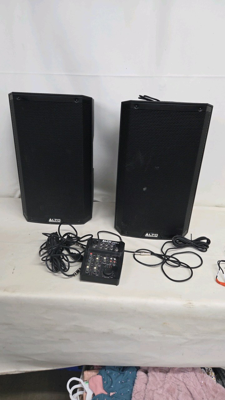 lot 37 image: Alto TS312 POWERED 12 speakers and controller