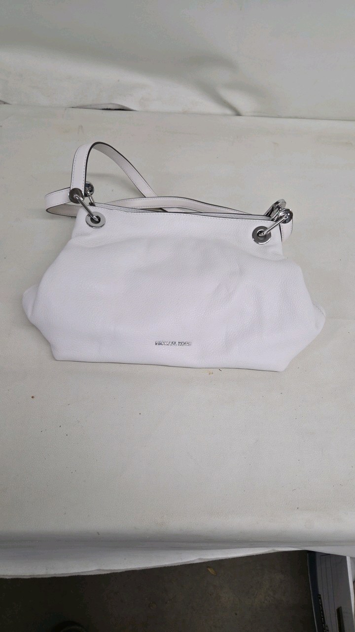 lot 47 image: Michael Kors White Handbag
