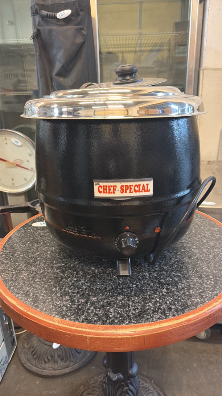 lot 103 image: Soup kettle 14 quart