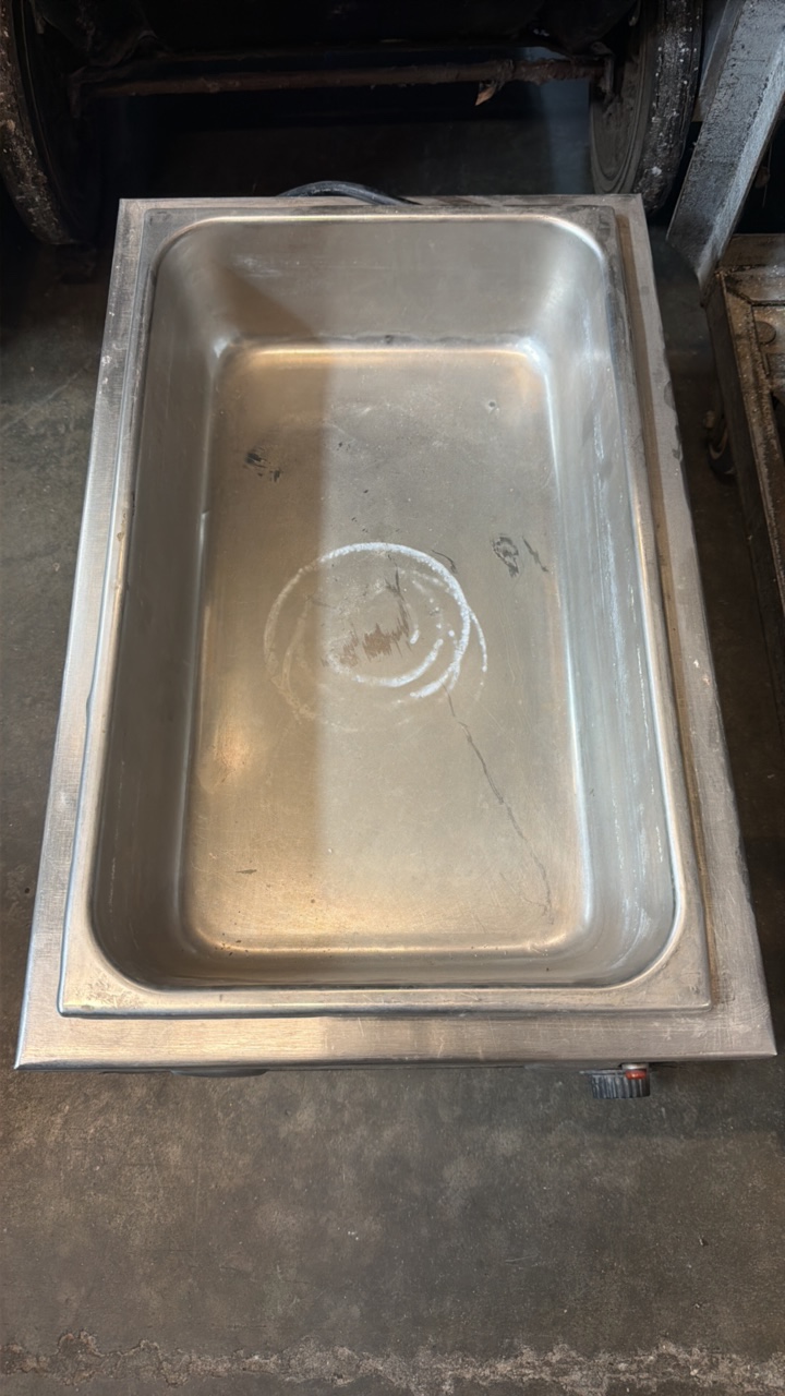 lot 104 image: Food Warmer  Model W3  V