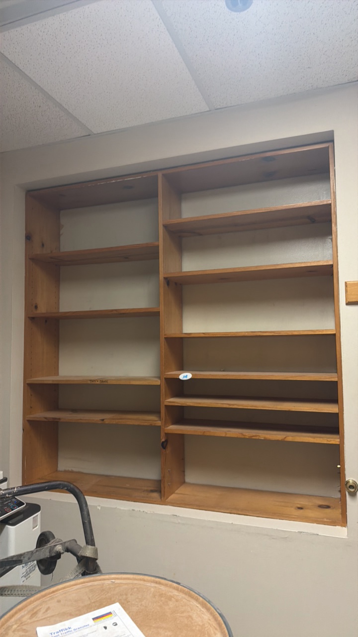 lot 108 image: Shelving unit