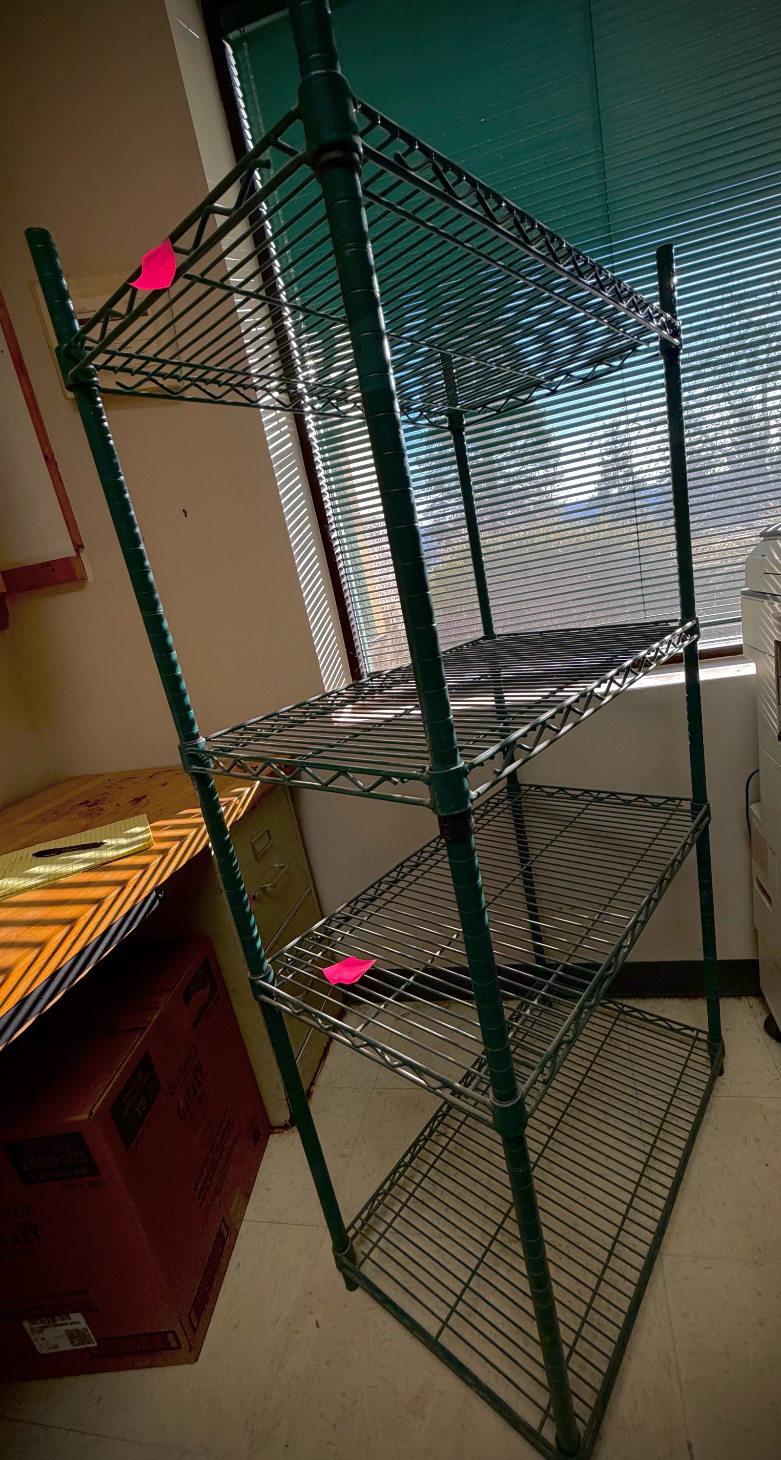 lot 109 image: Bakers rack