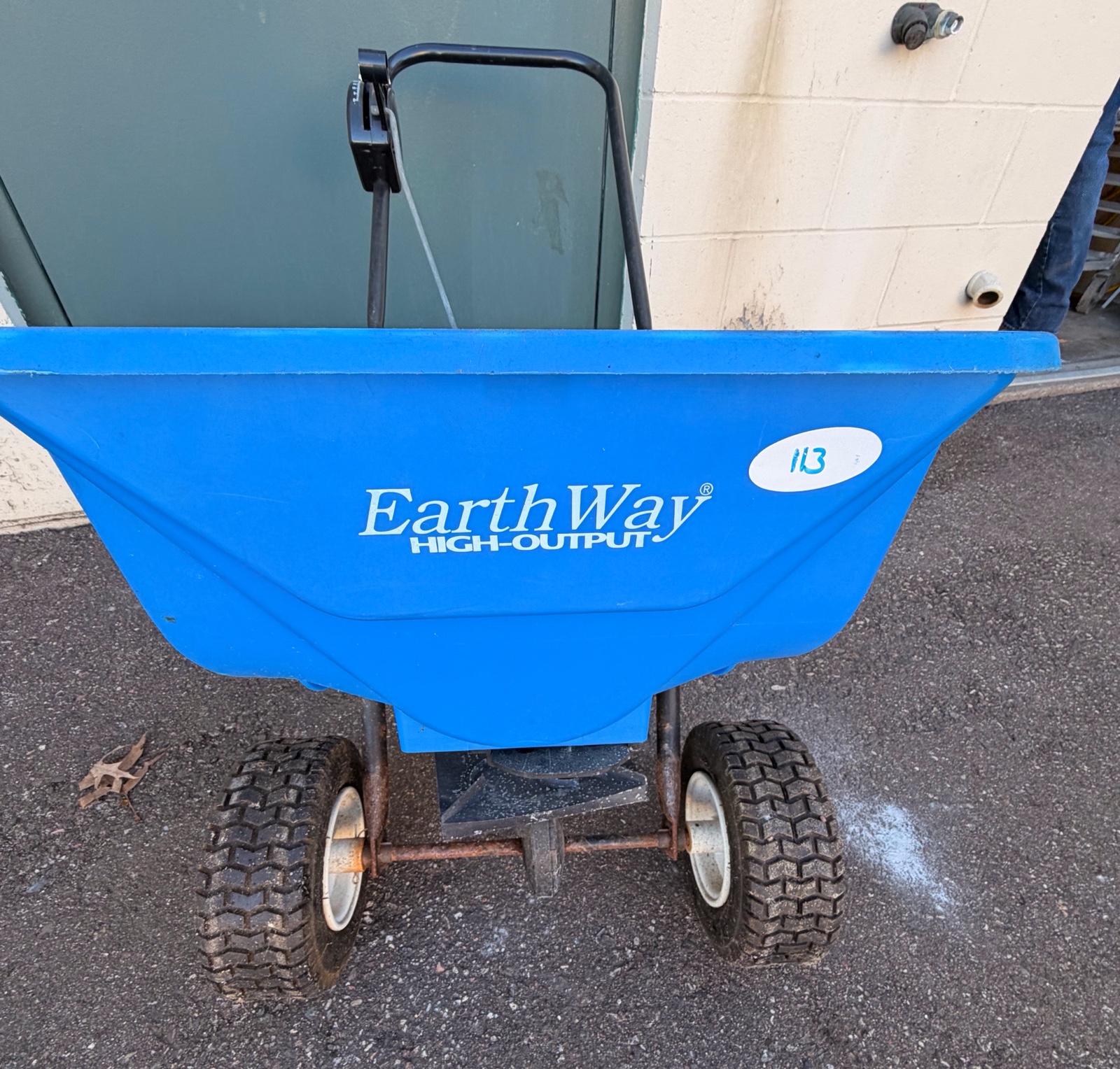 lot 113 image: Spreader