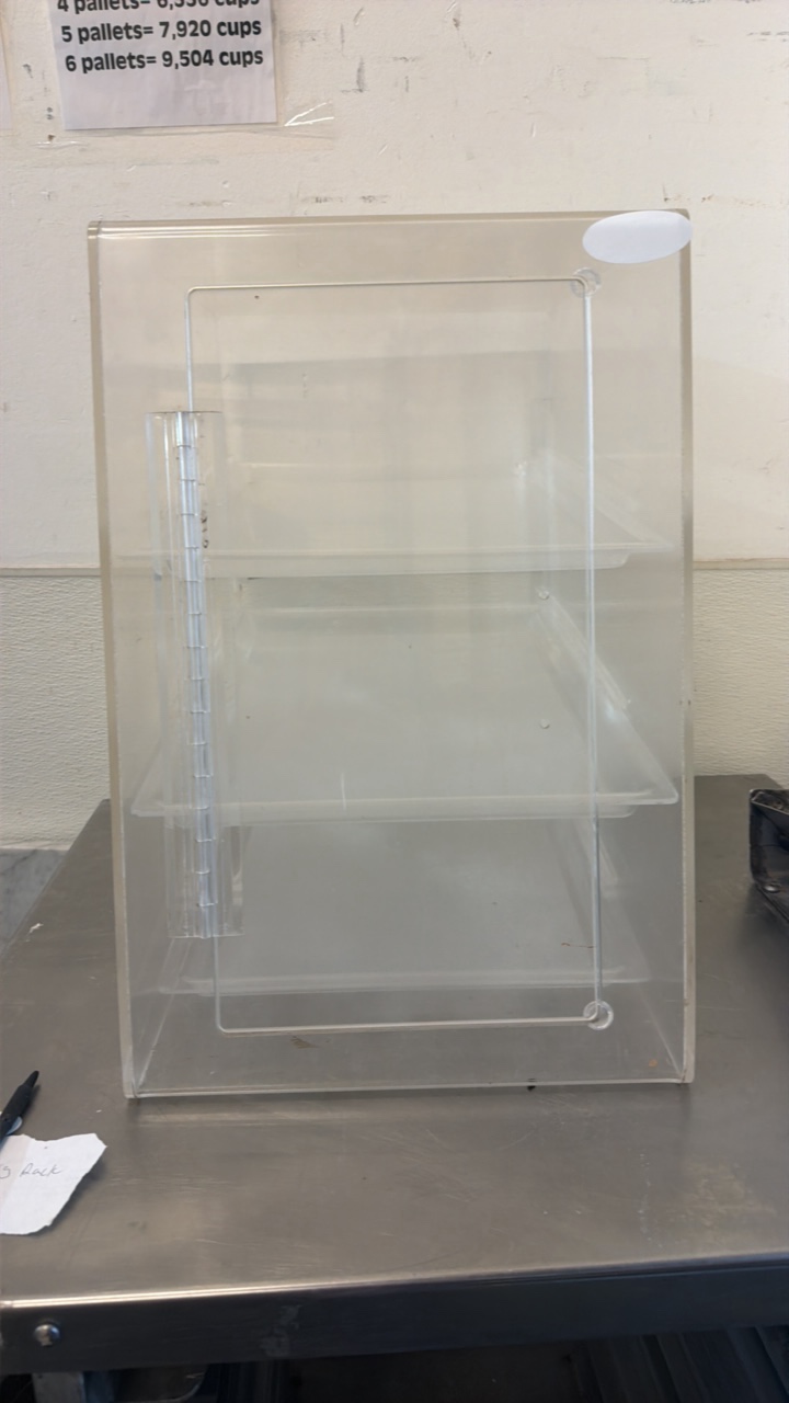 lot 115 image: 3-tier display case