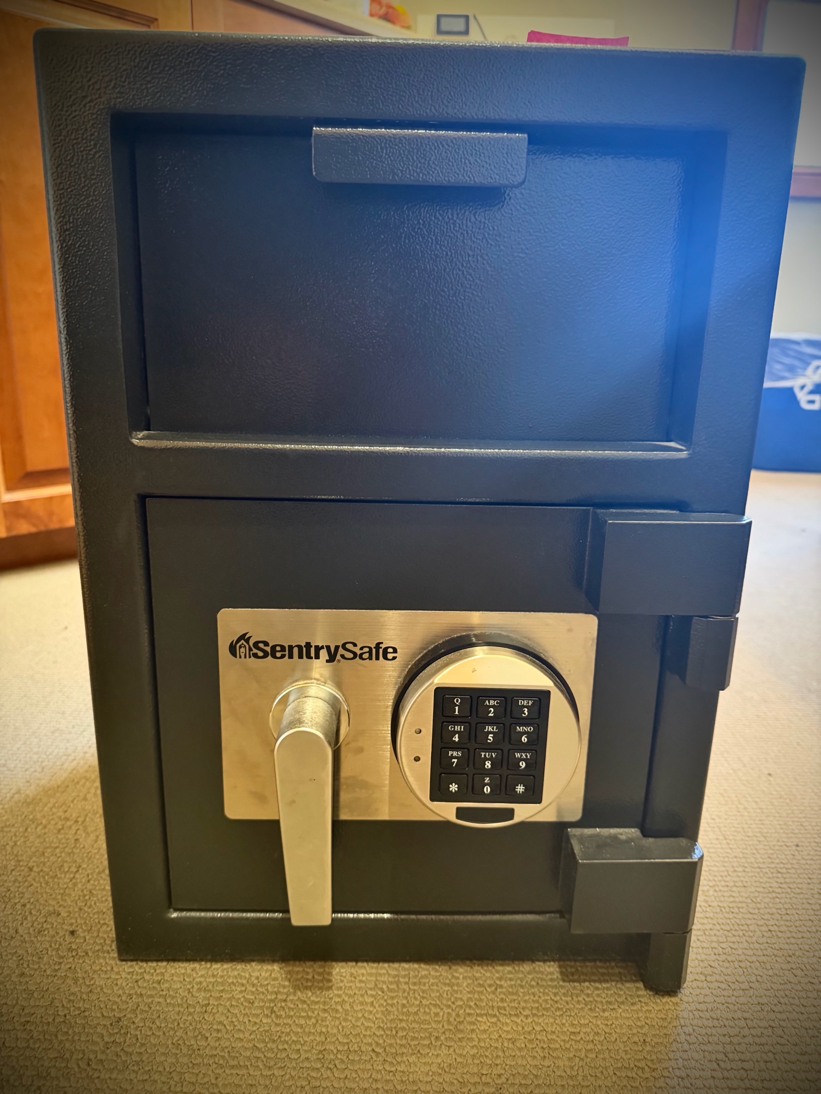 lot 125 image: Sentry Safe electronic