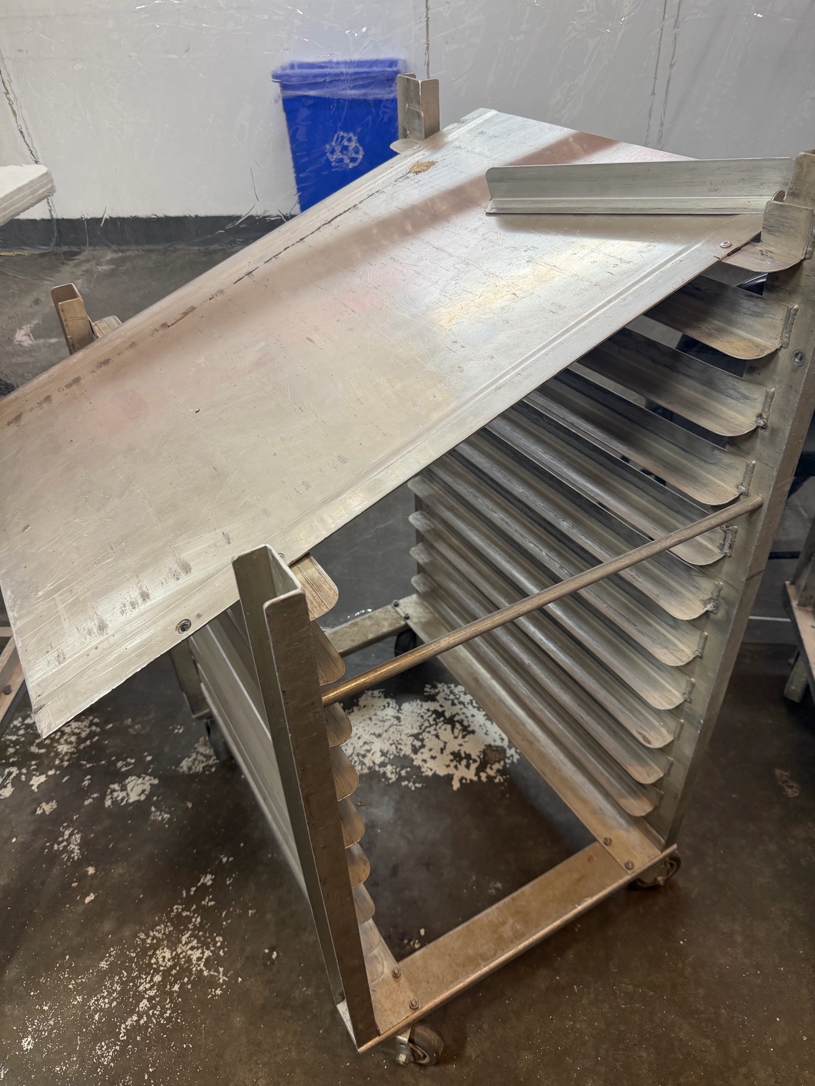 lot 184 image: commercial kitchen landing table