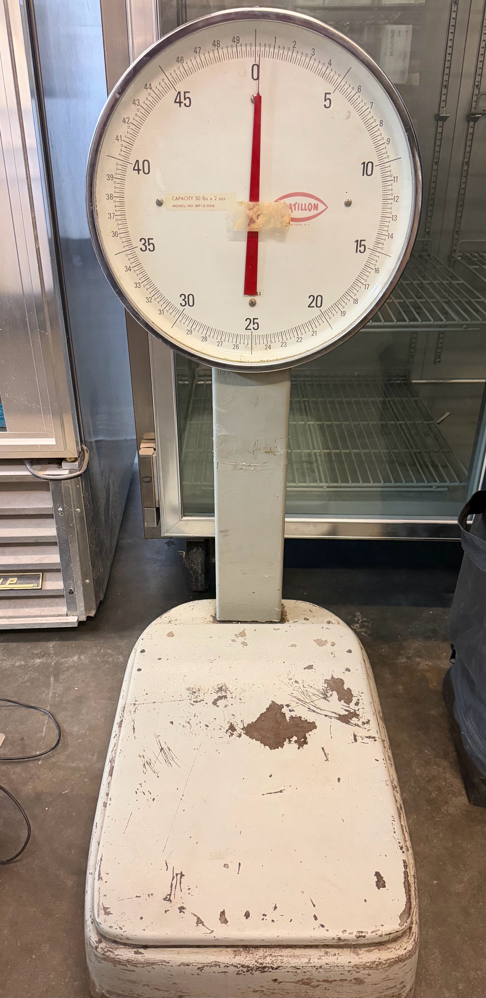 lot 194 image: scale