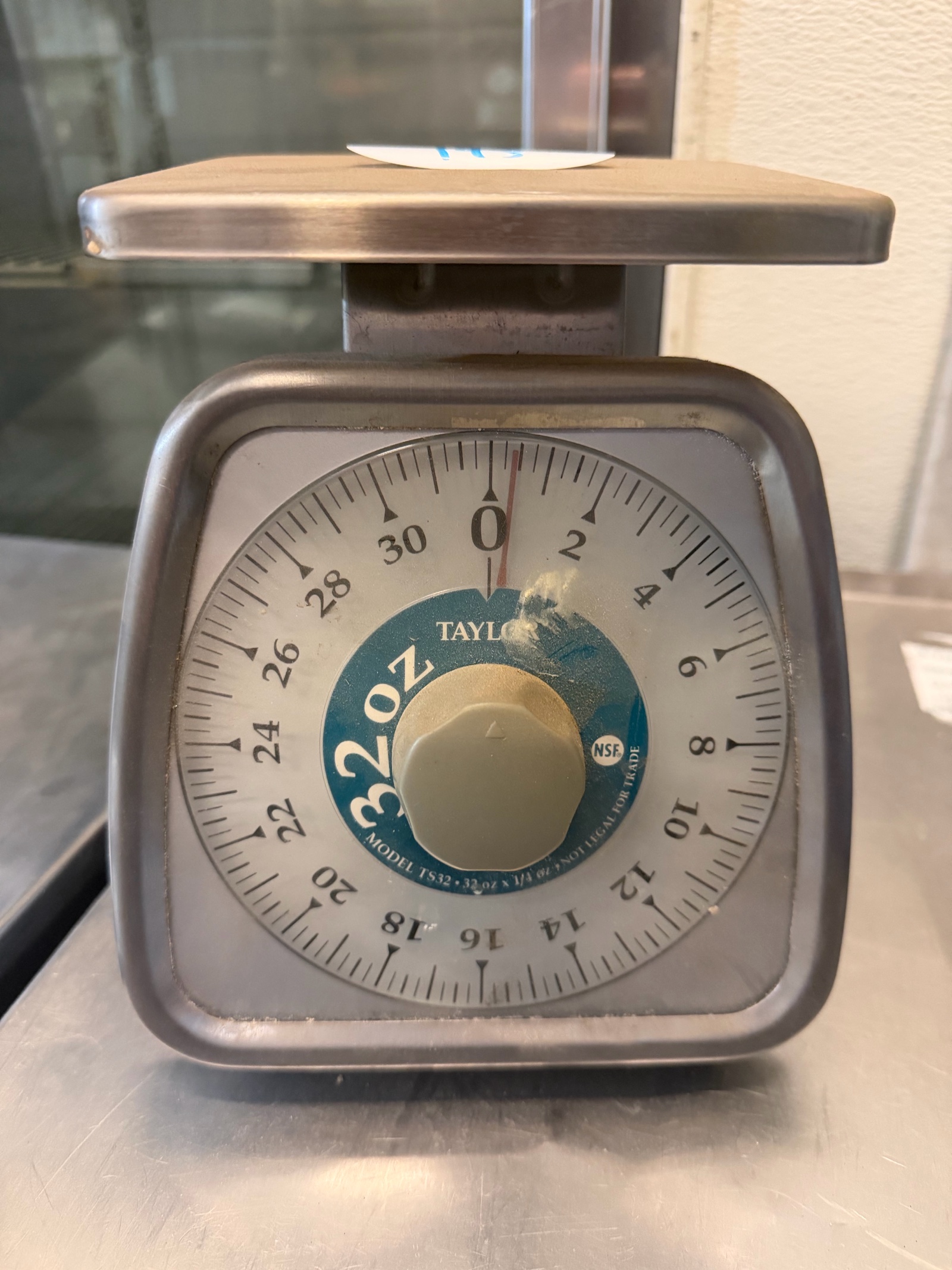 lot 195 image: scale